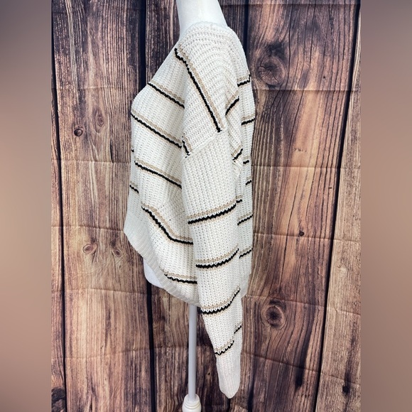 Rue21 V-neck long sleeve cropped high low striped sweater women’s M Rue21 Rue21 - Picture 3 of 13